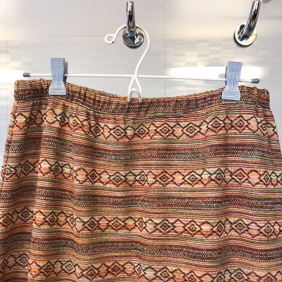 Beautiful barely-worn multicoloured knit maxi skirt. - Picture 2 of 4